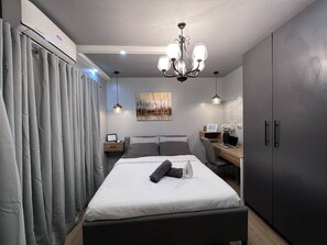 1 Schlafzimmer, Schreibtisch, Bügeleisen/Bügelbrett, Internetzugang