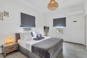2 bedrooms, WiFi, bed sheets - Belnem Breeze Dushi Bida with a refreshing shared pool and views of the salt pier and the sea (Kralendijk)