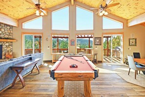 Spielezimmer