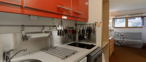 Réfrigérateur, micro-ondes, four, lave-vaisselle