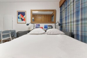 1 chambre, fer et planche à repasser, lit parapluie, Wi-Fi gratuit
