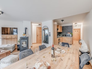 Interior - Cozy apartment 6 guests, Champagny-en-Vanoise, terrace and WIFI (Champagny-en-Vanoise)
