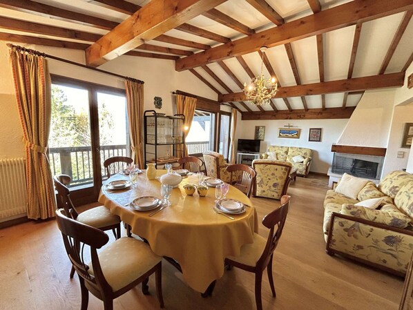 Dining - Charming 2-Room Apartment, Sleeps 4, Close to Megève Ski Lifts (Megève)