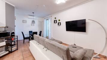 TV connectée, jeux vidéo, lecteur de DVD, table de tennis de table