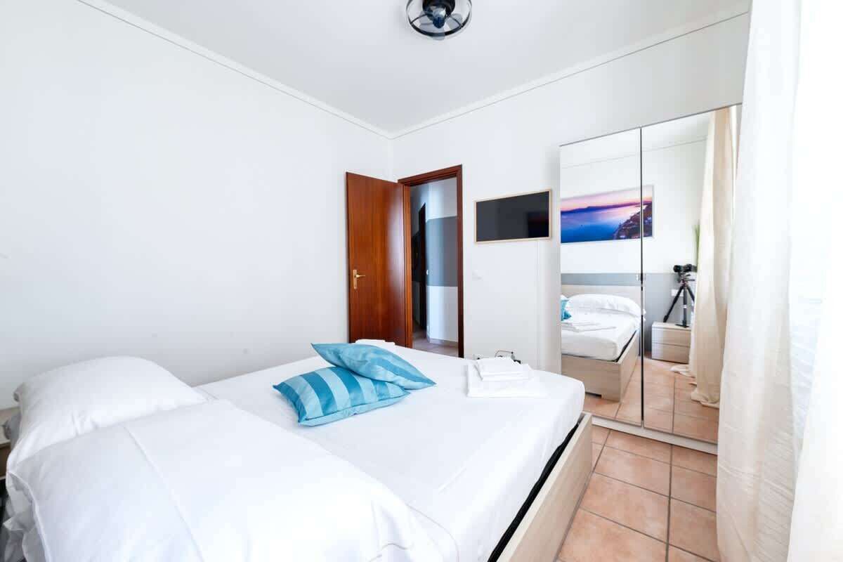 32 soverom, memory foam-senger, strykejern/-brett og reiseseng for barn