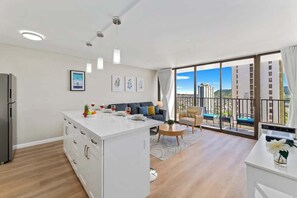 Interior - Stylish Oasis w/ Great Ocean View and Free Parking (Honolulu)