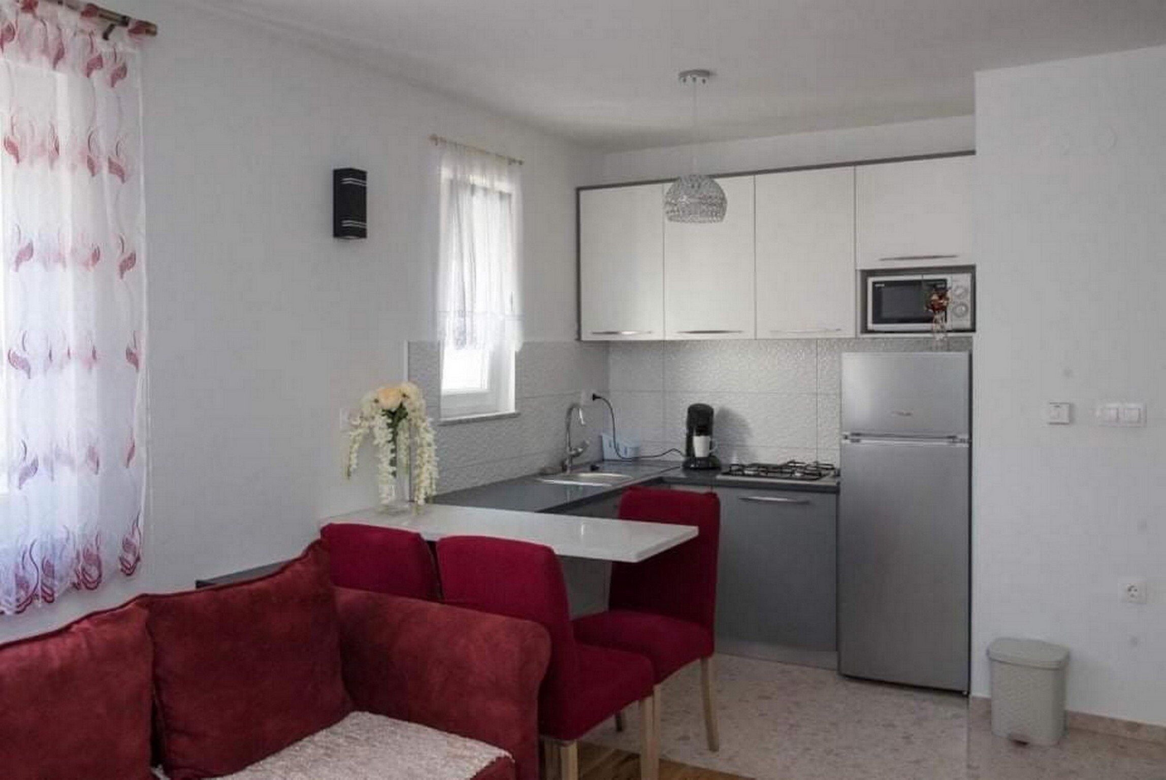 Apartment (One Bedroom Apartment with Terrace) | Esszimmer