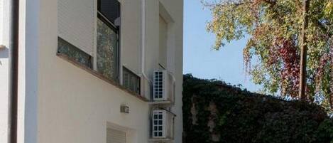 Apartment (One Bedroom Apartment with Terrace) | Exterior