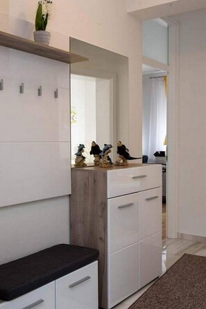 Apartment (One Bedroom Apartment) | Interior