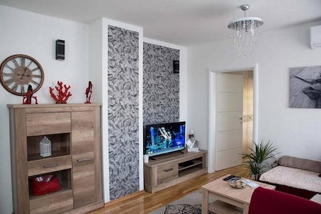 Apartment (One Bedroom Apartment with Terrace) | Living room. Apartments Oaza