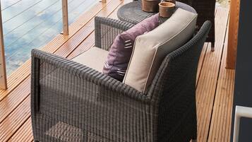 Cabin, 2 Bedrooms, Lakeside | Terrace/patio