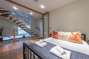 2 bedrooms, iron/ironing board, free WiFi, bed sheets - Stylish Soho Flat · 2 Bed 2 Bath · Central London (London)