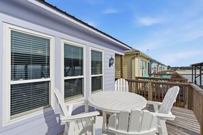 Outdoor dining - Unit 043 - Fish Camp 015 - Pool - Community Boat Ramp - Cute as can be! (Dauphin Island)