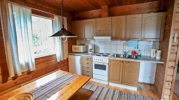 Frigorifero, microonde, pentole/stoviglie/utensili