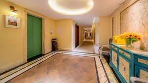 Ảnh chưa phân loại, 5 trong số 93 ảnh, nút