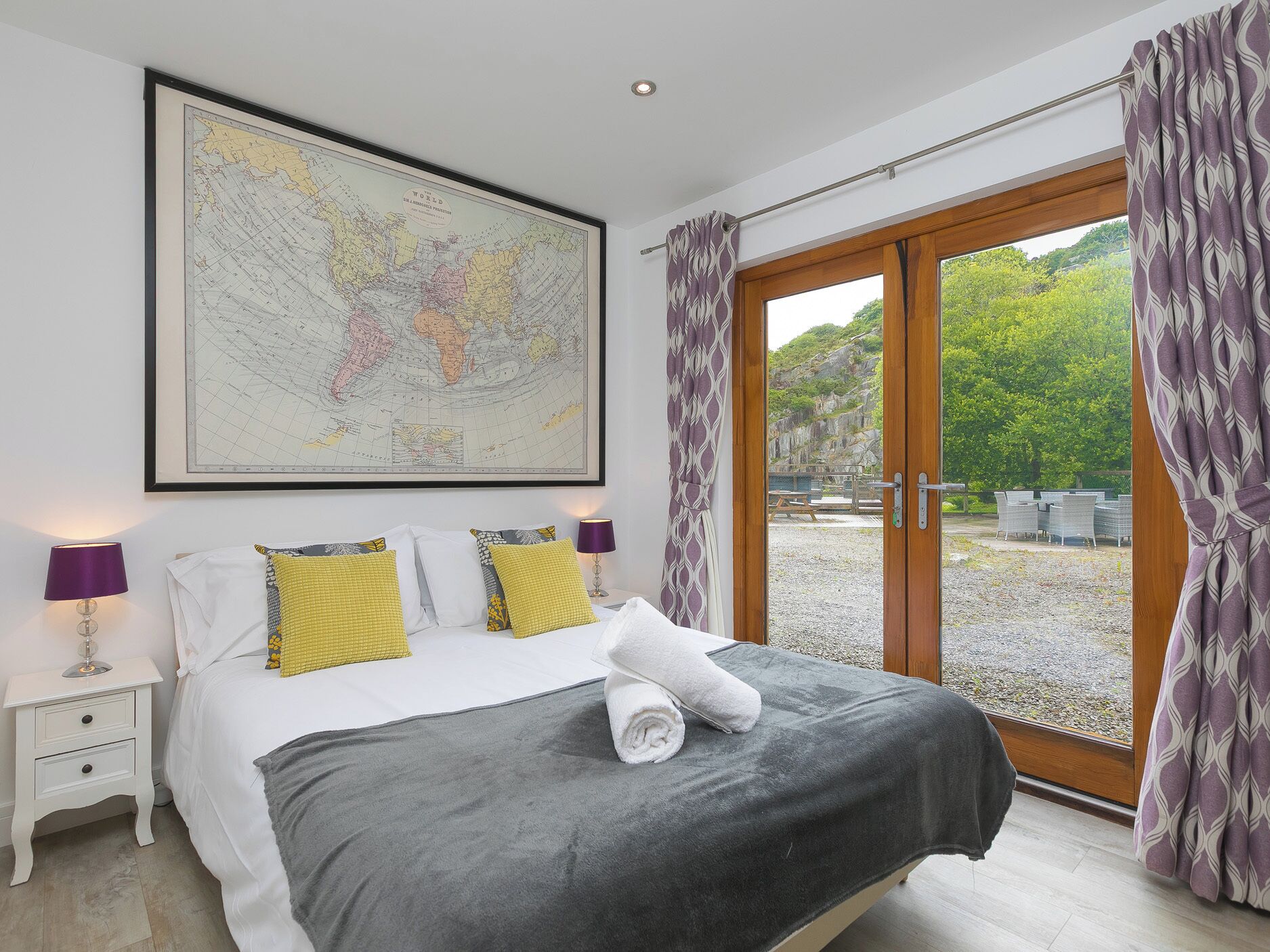 4 bedrooms, individually decorated, individually furnished, free WiFi