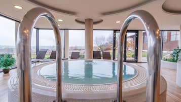 Bathtub spa indoor