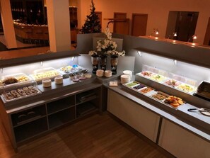 Free daily buffet breakfast - K-Triumf resort (Velichovky)
