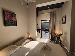 Design Double Room, Patio | Minibar, individually decorated, individually furnished, desk - Levinski Market Hotel (Tel Aviv)