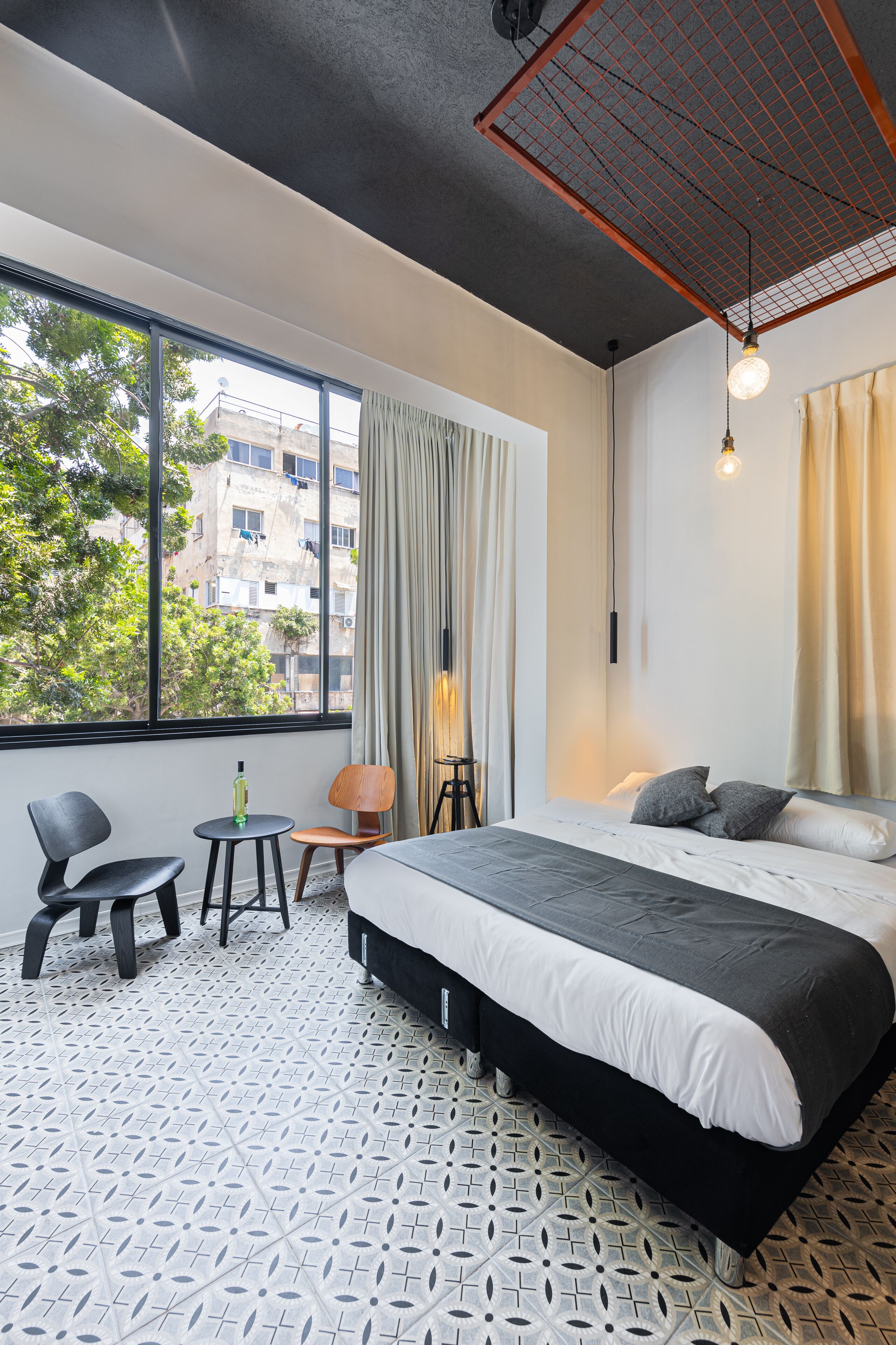 Superior Double Room | Minibar, individually decorated, individually furnished, desk