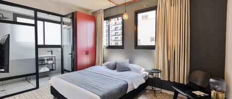 高級雙人房 | 迷你吧、獨特裝潢、布置獨特、書桌