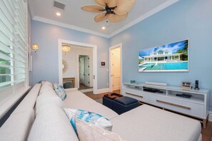 Smart TV, estéreo y impresora