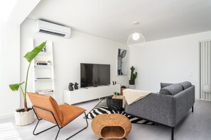 Smart TV, books