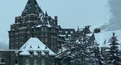 Cozy Ski Condo in the Canadian Rockies, Banff Canada