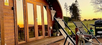 FINN VILLAGE Sunset Glamping Pod Private HOT TUB VIP Lounge