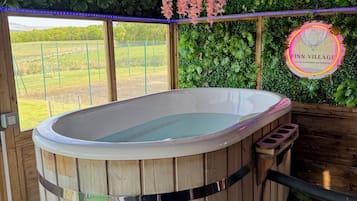 Indoor spa tub