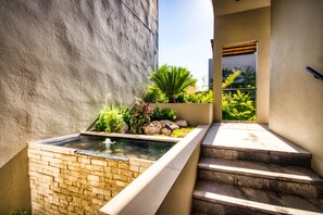 Pintu masuk interior