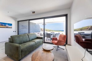 TV, offices - Blue Bay | The Reef | Balcony (Sint Michiel)
