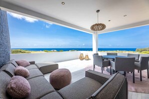 Outdoor dining - Blue Bay | The Reef | Balcony (Sint Michiel)