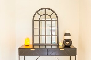 Interior - Family w/ Large Pool & Game Garage, Wlk to Beach (Cowes)