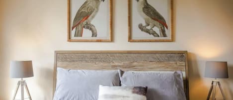 4 habitaciones, tabla de planchar con plancha, wifi y ropa de cama