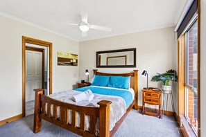 4 chambres, fer et planche à repasser, Wi-Fi, literie fournie