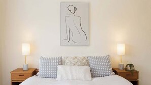 3 bedrooms, iron/ironing board, WiFi, bed sheets - Serene, Modern Beach Escape 3 Bed 2 Bath (Cape Woolamai)