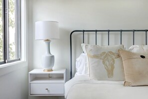2 Schlafzimmer, Schreibtisch, Bügeleisen/Bügelbrett, WLAN