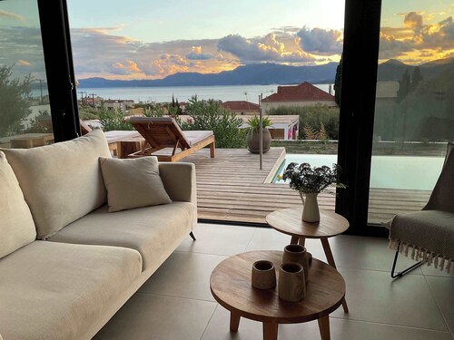 Villa Ilios Summary: