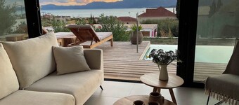 Villa Ilios Summary: