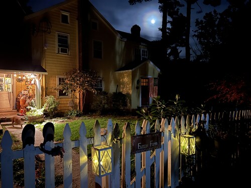 1900's farmhouse with commercial kitchen