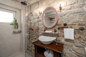 Shower, hair dryer, towels - Villa Little Arya with heated pool, hot tub, and 4 bedrooms (Gala)