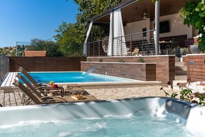 Beheizter Pool