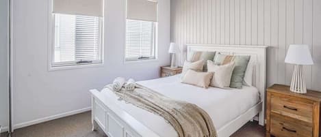 5 bedrooms, desk, iron/ironing board, free WiFi
