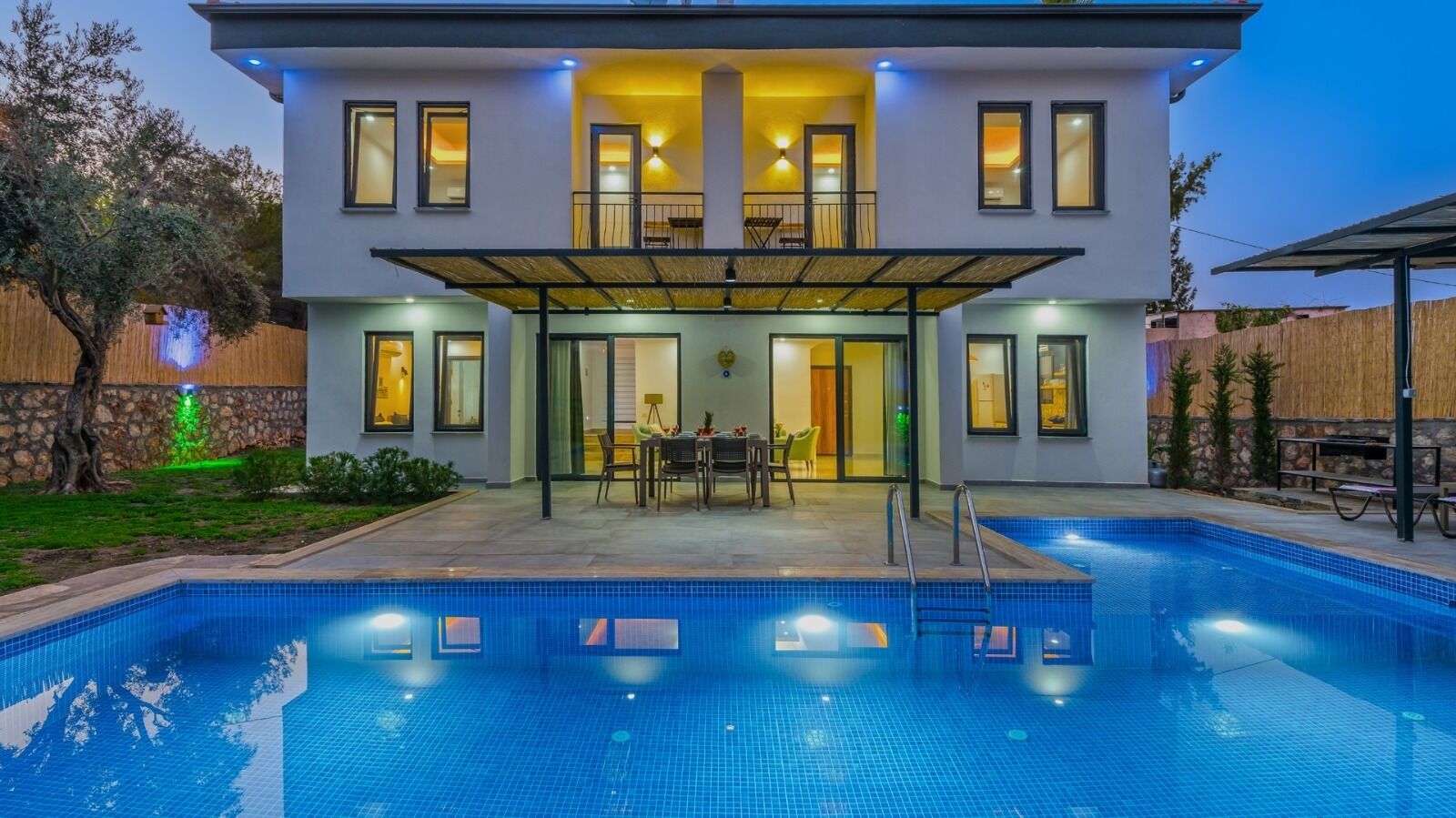 Family-friendly, spacious villa with 3 bedrooms, outdoor pool and large garden