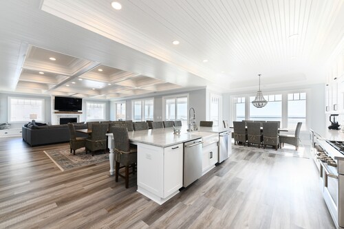 Oceanfront 10 BR Beach House with a Private Pool and Hot Tub! - Living Waters