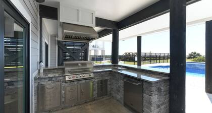 Oceanfront 10 BR Beach House with a Private Pool and Hot Tub! - Living Waters