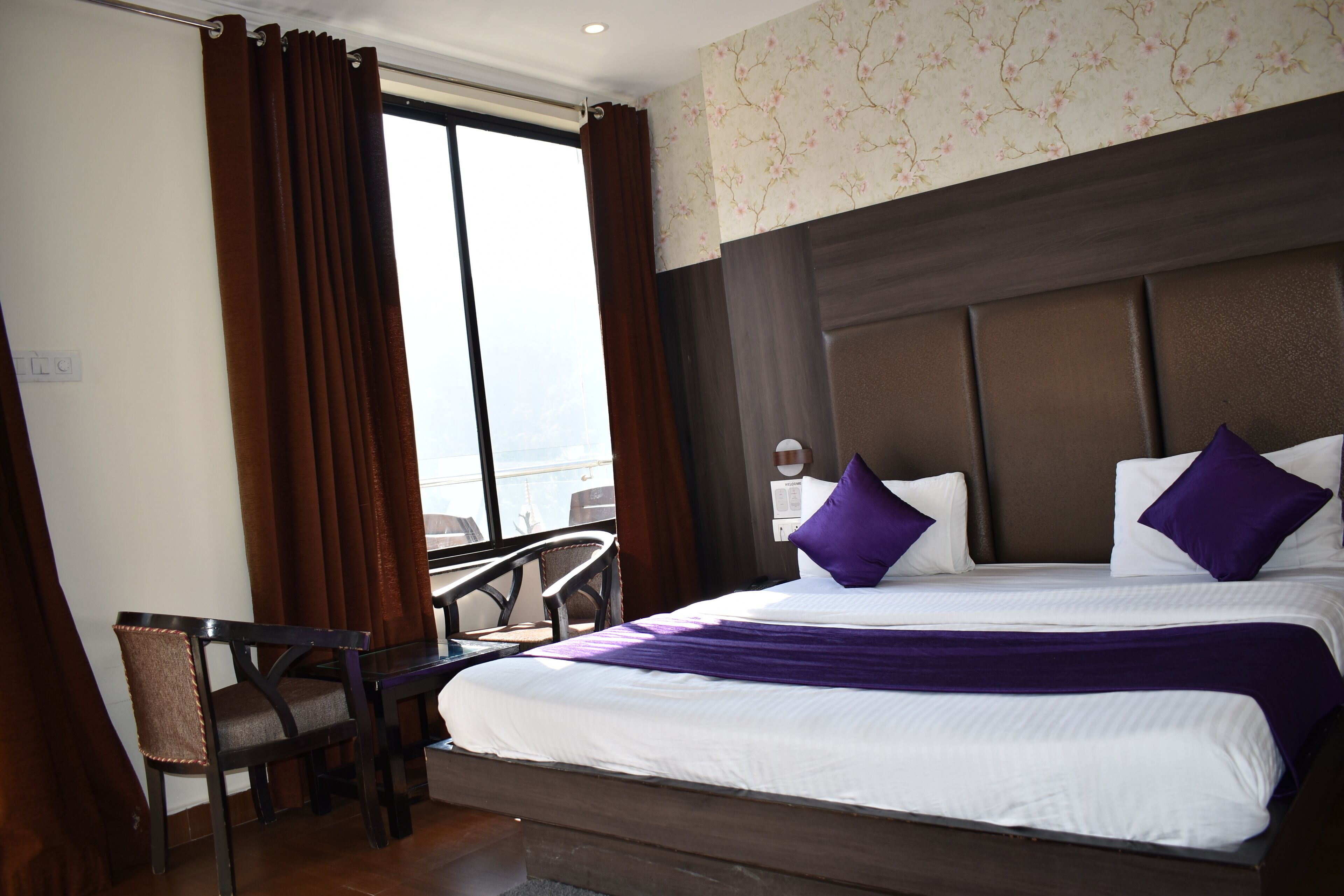 Individually furnished, desk, free WiFi, bed sheets