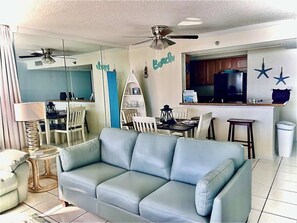 Smart TV, fireplace, DVD player - Our Peace Of The Beach - Gulf Side! (Pensacola)