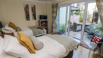 3 bedrooms, individually decorated, individually furnished, free WiFi